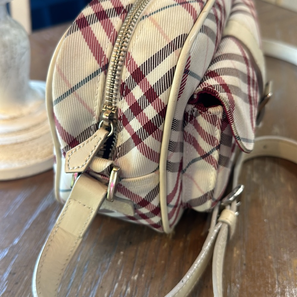 Burberry London Blue label cross body bag - Picture 9 of 14